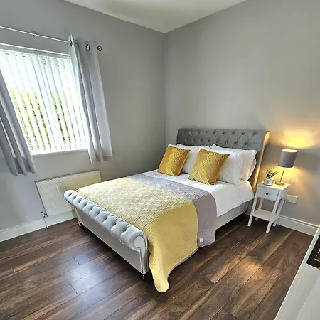 Holiday home Brontes House