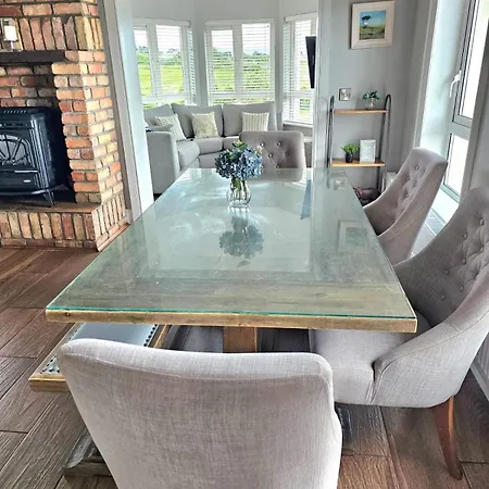 Brontes House Ferienhaus *