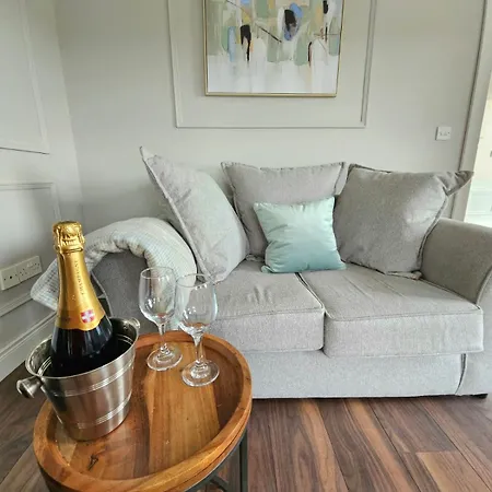 Holiday home Brontes House