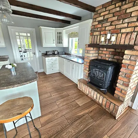 Holiday home Brontes House