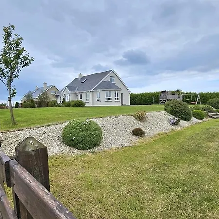 Brontes House Holiday home *