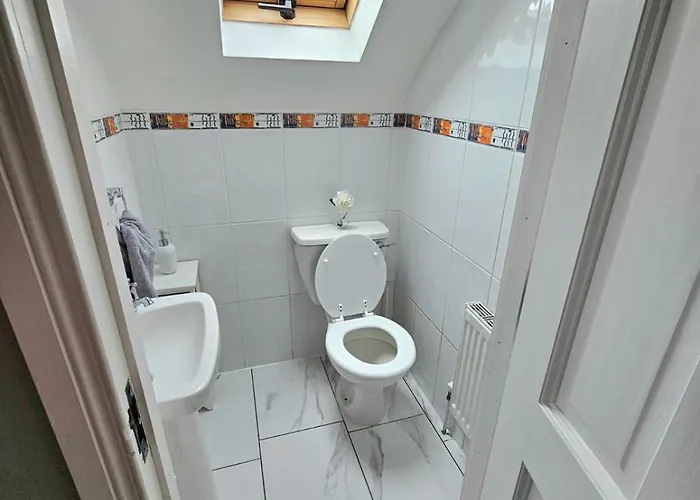 Holiday home Brontes House *