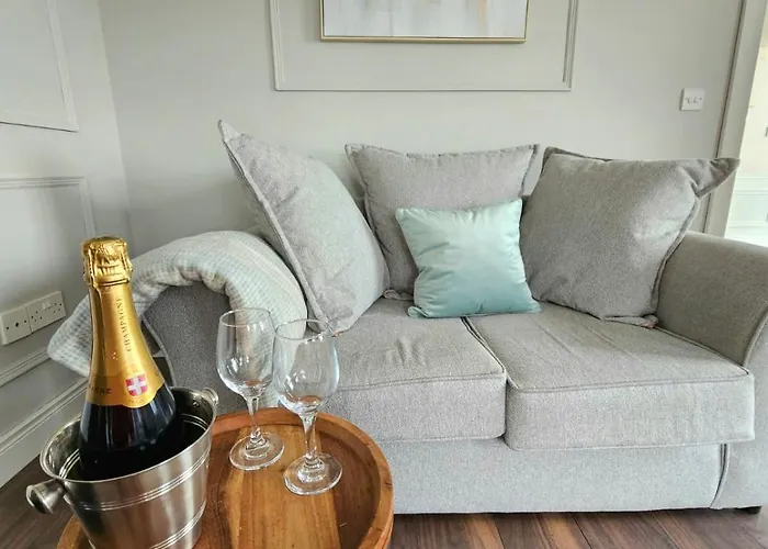 Holiday home Brontes House