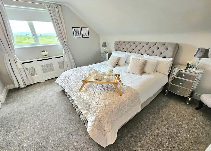 Brontes House Holiday home *