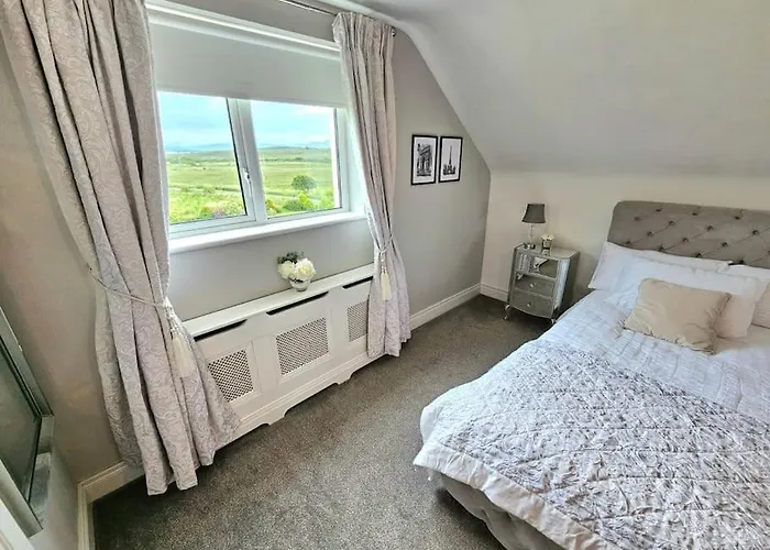 Brontes House Holiday home *