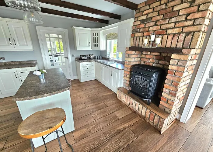 Holiday home Brontes House