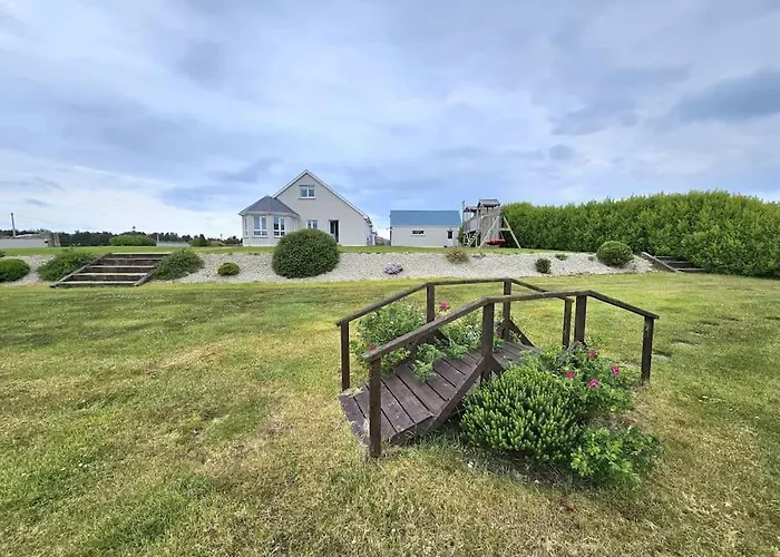 Holiday home Brontes House *